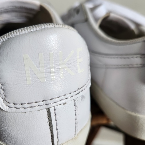 Nike Blazer Low LE Triple White 8.5 - Picture 9 of 12